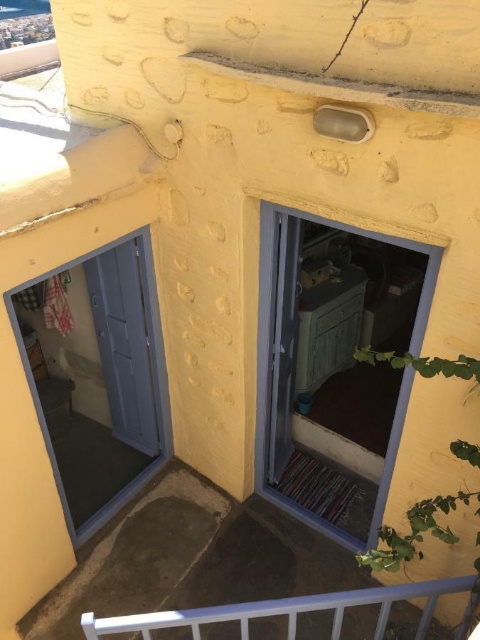 Traditional Medieval Stone House In "Ano Syros" Eksteriør bilde