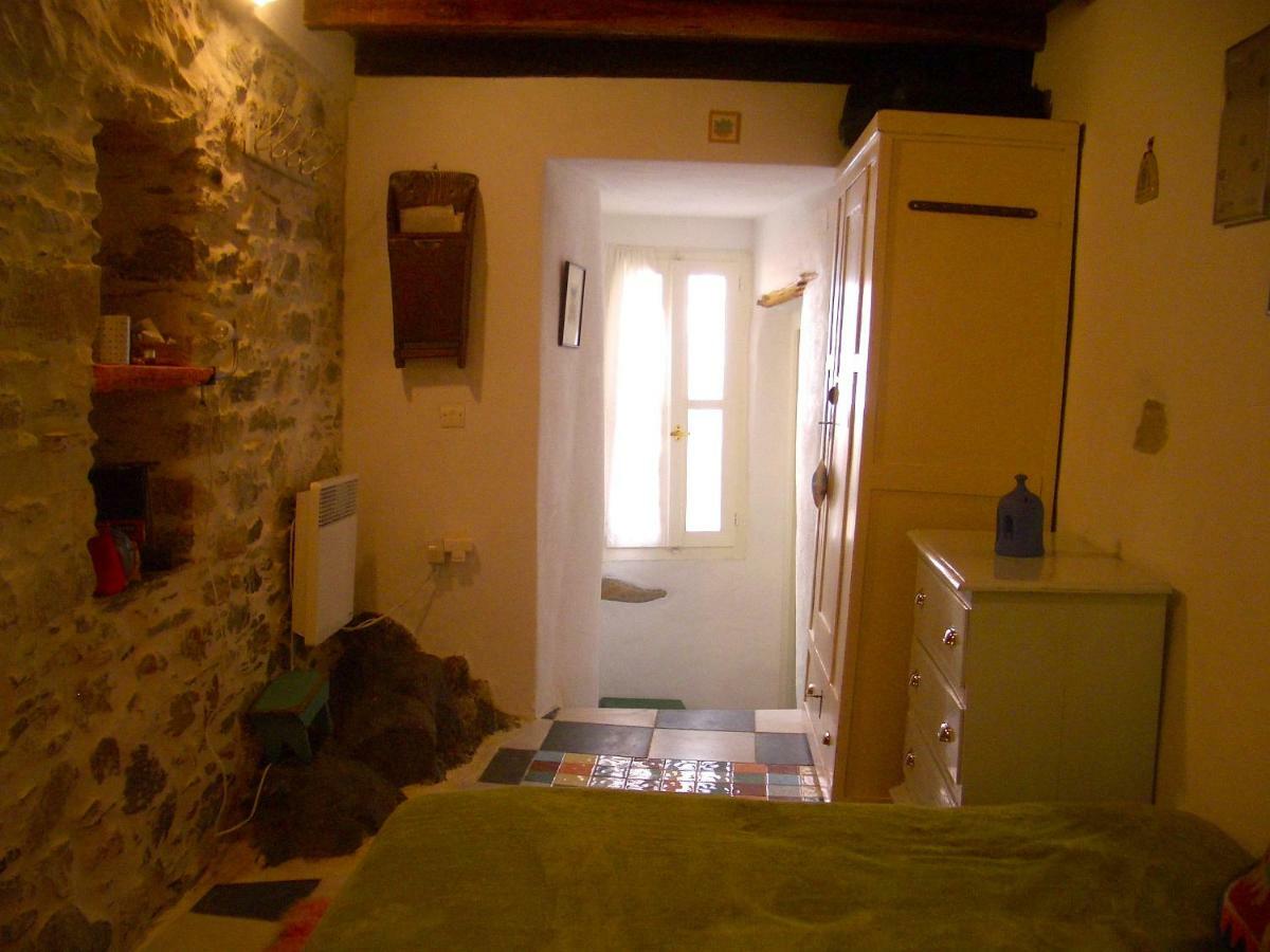 Traditional Medieval Stone House In "Ano Syros" Eksteriør bilde