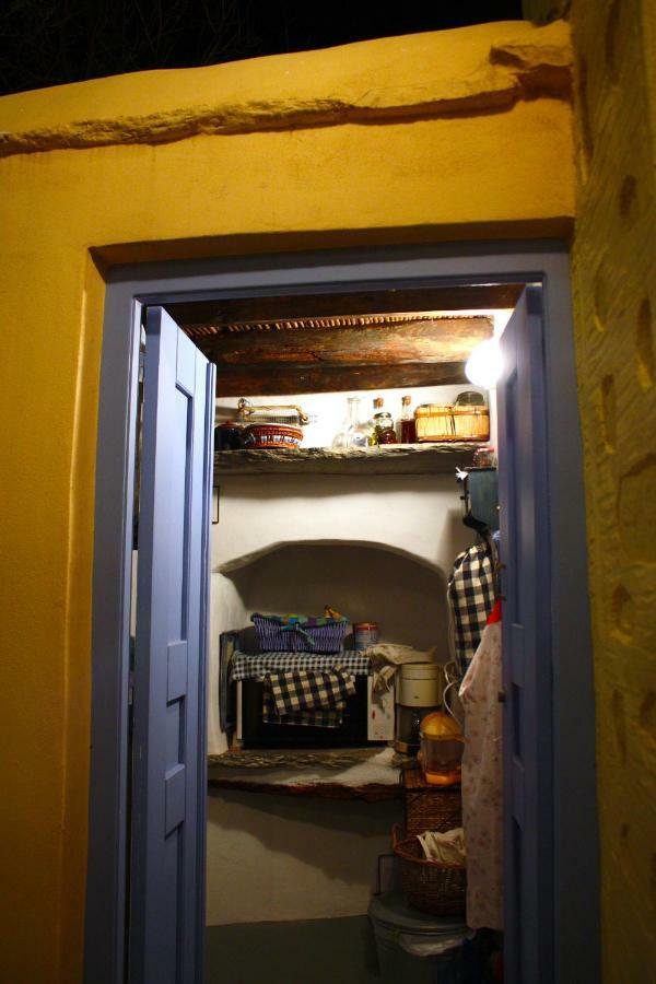Traditional Medieval Stone House In "Ano Syros" Eksteriør bilde