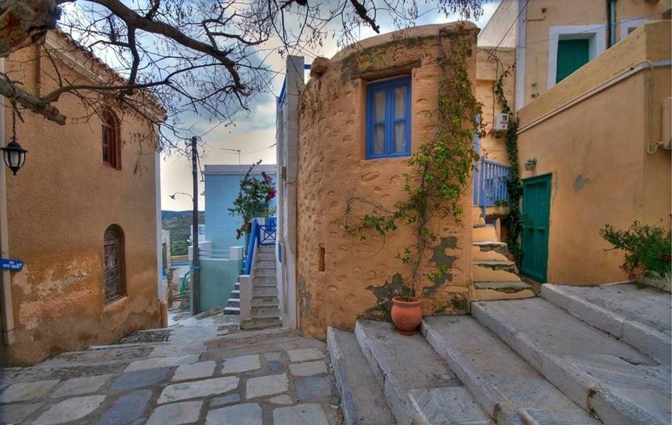 Traditional Medieval Stone House In "Ano Syros" Eksteriør bilde